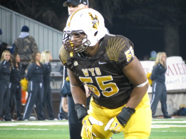 Eddie Yarbrough Signs With Denver Broncos